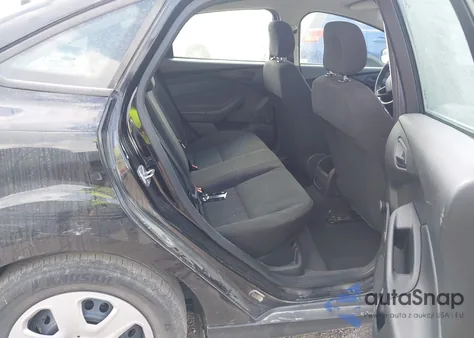 2016 Ford Focus S z USA, uszkodzony, nr VIN 1FADP3E28GL379398